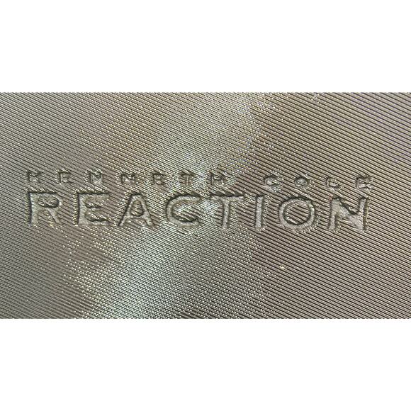 BUNDLE: Kenneth Cole Red Striped Tie & a Small Brown Canvas Zippered Wallet - Picture 6 of 10